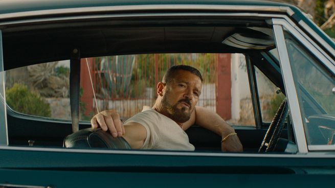 Antonio Banderas se luce en una de las grandes apuestas de Prime Video.
