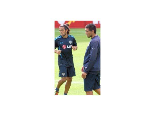 Erviti y Riquelme juntos en un entrenamiento de Boca.