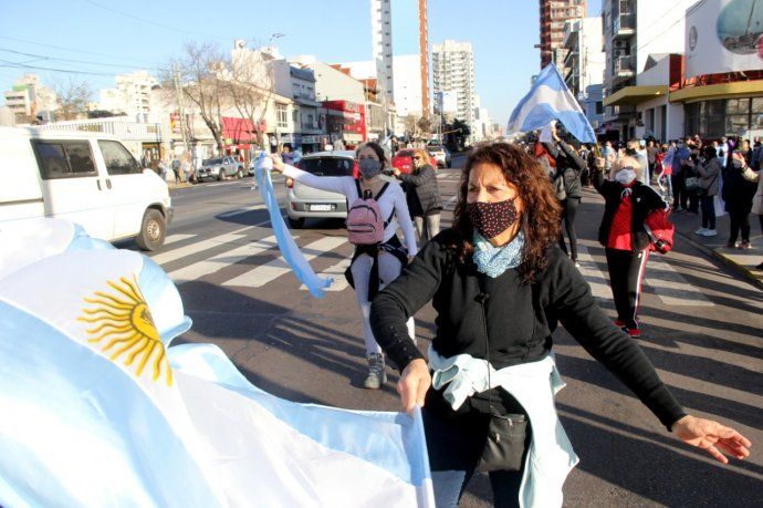La marcha contra la cuarentena y la reforma judicial también se realizó en Lanús.