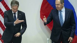 Los jefes de la diplomacia de EEUU, Antony Blinken, y de Rusia, Serguéi Lavrov.
