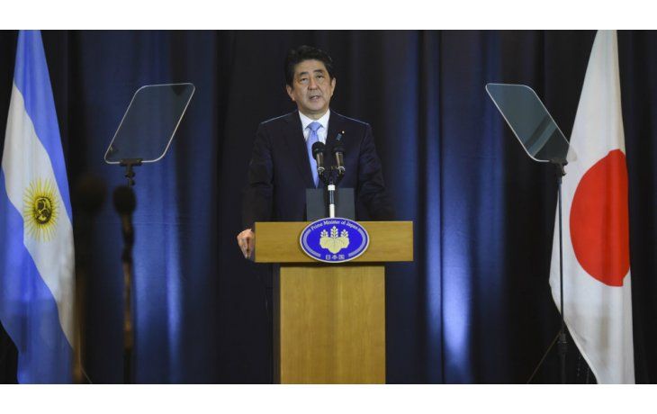 ámbito.com | Desde Buenos Aires, Shinzo Abe envió tranquilidad a los japoneses tras el terremoto y alerta de tsunami cerca de Fukushima.