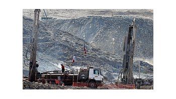 La segunda etapa de la perforación consiste en ensanchar el túnel.
