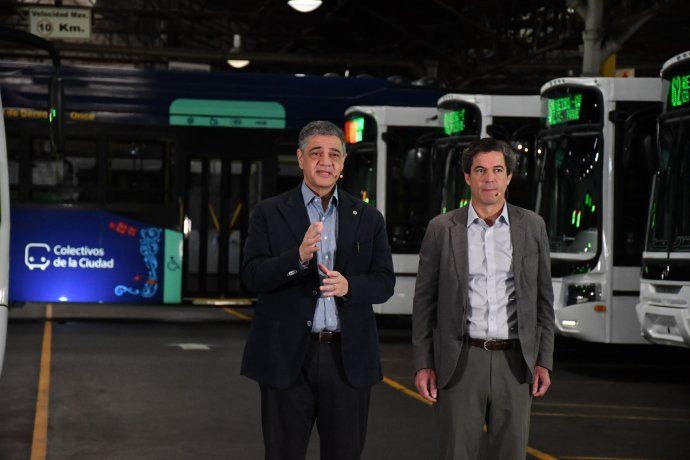 El GCBA lanzó un plan para renovar y modernizar las 31 líneas de colectivos que circulan por territorio porteño. El GCBA lanzó un plan para renovar y modernizar las 31 líneas de colectivos que circulan por territorio porteño.