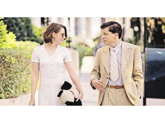 Ilusos. Los protagonistas son dos jóvenes que en momentos diferentes fueron a probar suerte en Hollywood.