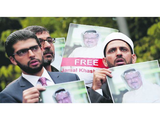 CRESCENDO. La desaparición de Jamal Khashoggi tras ingresar en el consulado saudita en Estambul movilizó a la comunidad internacional, que ha aumentado la presión con el correr de los días.