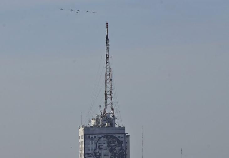 El ministro de Defensa, Luis Petri, fue reconocido por el Presidente por su gestión. El ministro de Defensa, Luis Petri, fue reconocido por el Presidente por su gestión.