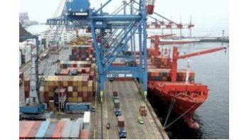 Se hundió 87,4% el saldo comercial (fue de u$s 65 M)