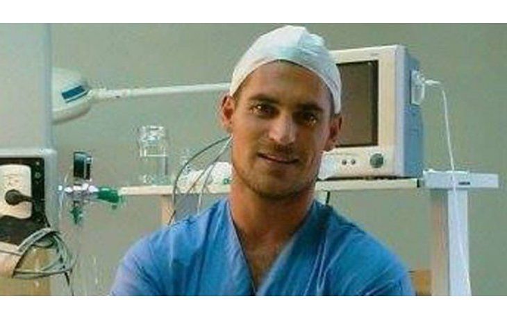 Anestesista acusado de violencia de género seguirá preso por tenencia de drogas
