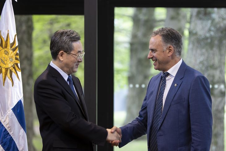 El presidente, Yamandú Orsi, viajará a China antes de marzo de 2026, para firmar nuevos acuerdos de cooperación comercial. El presidente, Yamandú Orsi, viajará a China antes de marzo de 2026, para firmar nuevos acuerdos de cooperación comercial.