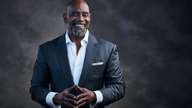 La historia de Chris Gardner, del niño pobre de los suburbios a el hombre que inspira a millones de personas a luchar por sus sueños&nbsp;