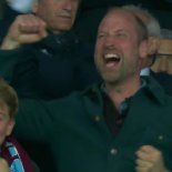 El principe William celebró la victoria del Aston Villa. El principe William celebró la victoria del Aston Villa.