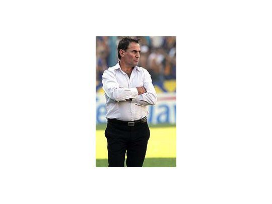 Leonardo Madelón dirigió 12 partidos con cuatro victorias, un empate y siete derrotas.