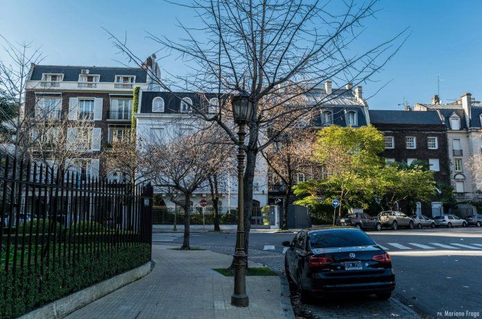 Barrio Parque o Palermo Chico, un rincón ultra lujoso y caro de CABA. Allí conviven viviendas señoriales con más de 4 dormitorios y distintos estilos de arquitectura con toque europeo Barrio Parque o Palermo Chico, un rincón ultra lujoso y caro de CABA. Allí conviven viviendas señoriales con más de 4 dormitorios y distintos estilos de arquitectura con toque europeo
