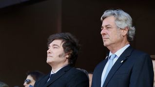 Milei volverá a ocupar el centro de una ceremonia donde no se esperan grandes anuncios. Milei volverá a ocupar el centro de una ceremonia donde no se esperan grandes anuncios.