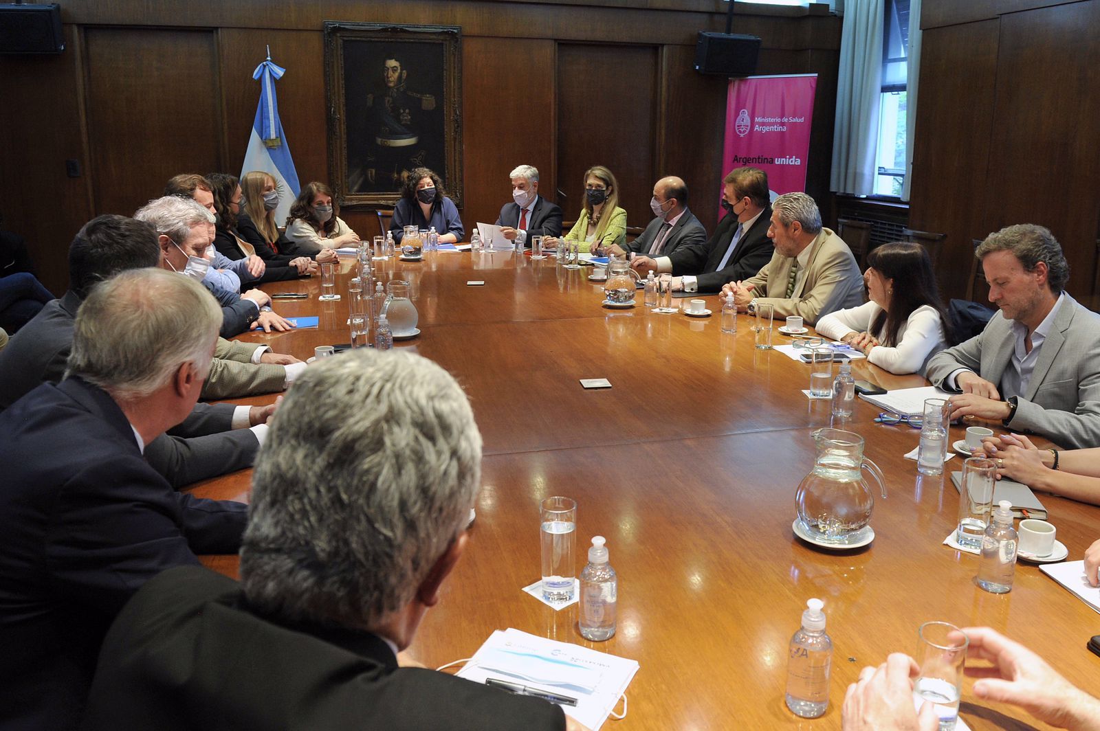 principio de acuerdo entre gobierno y laboratorios para congelar precios de medicamentos hasta el 7 de enero principio de acuerdo entre gobierno y laboratorios para congelar precios de medicamentos hasta el 7 de enero
