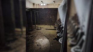 La explosión se produjo en el interior de un baño del Internado Nacional Barros Arana.