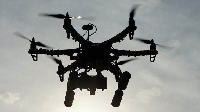 En Argentina existen cuatro escuelas para aprendef a conducir drone.