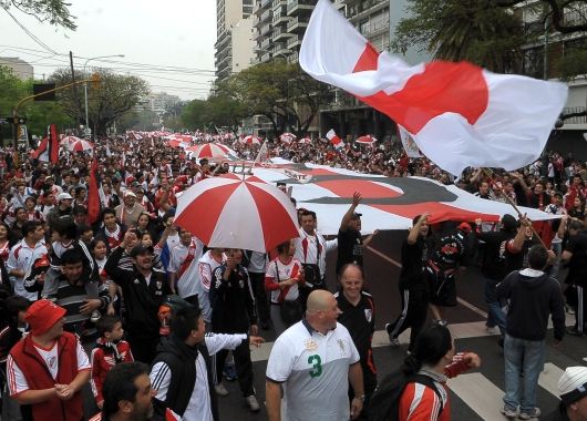 Millonarios presentaron la bandera más larga del mundo