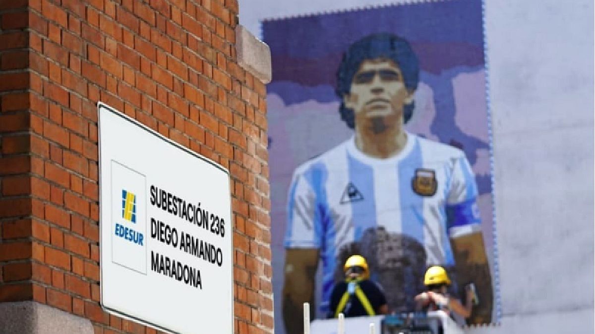 Maradona mural inaugurated in an electrical substation in La Boca