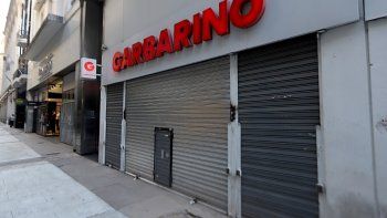 Las principales cadenas de electrdomésticos permanecen cerrados hace tres semanas.