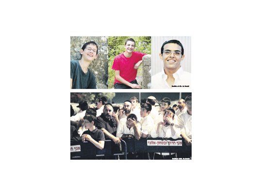Naftali Fraenkel (16), Gilad Shaar (16) y Eyal Yifrah (19) fueron encontrados muertos en la periferia de la ciudad de Hebrón luego de una intensa búsqueda que se extendió por 19 días.  En la ciudad de Elad, donde vivía Yifrah, la población se acercó a dar apoyo a la familia de la víctima.