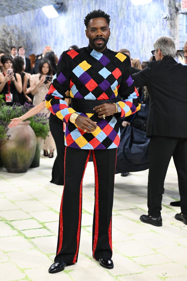 El actor Colman Domingo luciendo un traje Valentino.