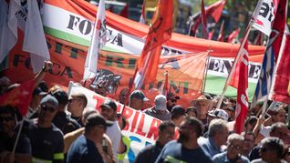 Las cámaras reclaman una claúsula de paz ante el aumento de la conflictividad laboral. Las cámaras reclaman una claúsula de paz ante el aumento de la conflictividad laboral.