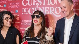 Moria Casán junto al embajador de Noruega.