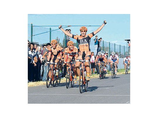 Lucas Gaday, integrante del equipo continental de ciclismo de la Provincia de Buenos Aires, será uno de los que viaje a España el domingo.