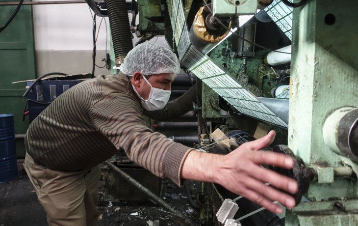 ámbito.com | FÁBRICA INDUSTRIA TRABAJO TRABAJADORES.jpg