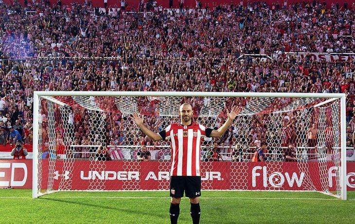 MAscherano ya se probó el uniforme pincharrata.