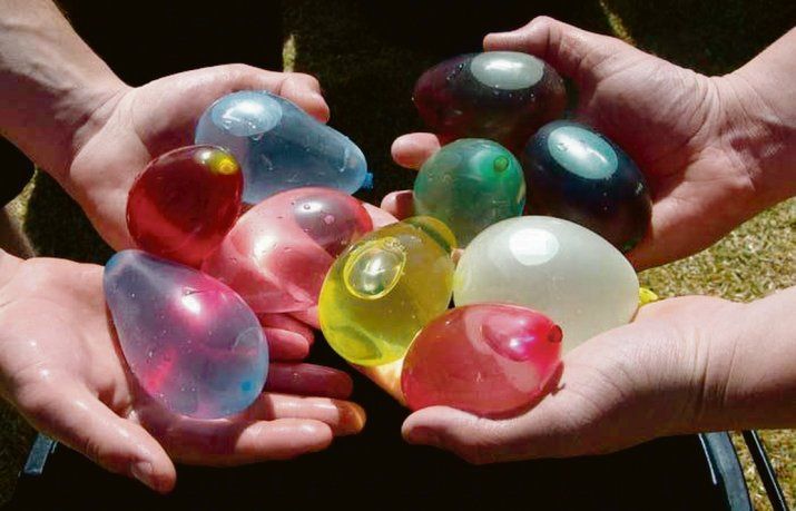 Nostalgia. Varias generaciones jugaron en su infancia con bombitas durante las fiestas de carnaval. Bombucha era marca registrada. Nostalgia. Varias generaciones jugaron en su infancia con bombitas durante las fiestas de carnaval. Bombucha era marca registrada.