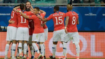 Chile venció con lo justo a Ecuador y se metió en cuartos de final
