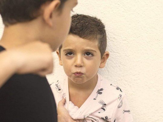NIños pegan.jpg
