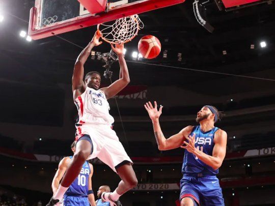Estados Unidos perdió en el básquetbol olímpico después de un invicto de 25 partidos.