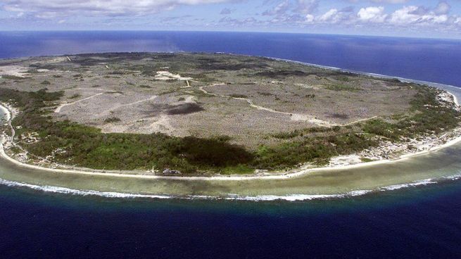 El anillo que el fosfato destruyó, la historia de un pequeño pais que no supo encontrar la grandeza en sus recursos.