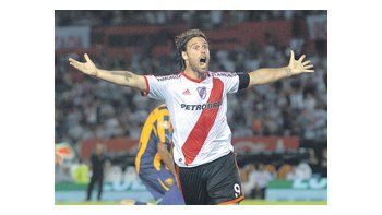 Fernando Cavenaghi hizo 13 goles en 15 partidos y es fundamental. Por eso no lo exigieron, para que pueda estar ante Boca Unidos.