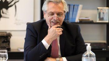 alberto fernandez hablo con el frances macron: pandemia, fmi y la relacion bilateral