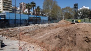 La obra abarca más de 9.700 m² de regeneración del espacio público.