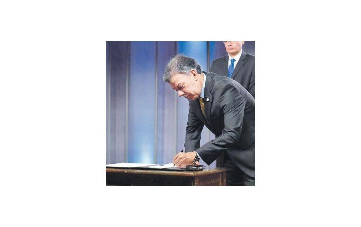 El presidente de Colombia, Juan Manuel Santos, firmó ayer un decreto para regular el cultivo, transformación, importación y exportación del cannabis.