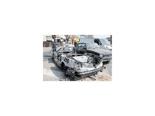 Auto quemado
