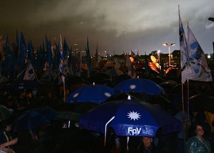 Cristina regresó a Buenos Aires para iniciar recorrida por el país (foto 1)