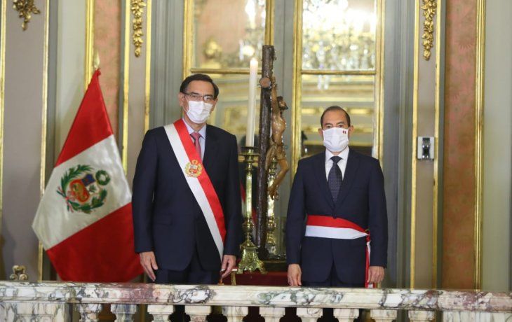 El presidente de Per&uacute;, Mart&iacute;n Vizcarra, y el designado jefe de gabinete, Walter Martos.