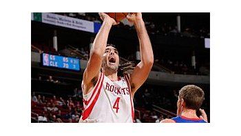 Scola convirtió 16 puntos en una nueva victoria de Houston.