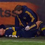 El delantero paraguayo ya había arrastrado una molestia física en la previa del partido y se terminó agravando la situación tras intentar una pirueta en el área rival, quedando tendido en el césped. El delantero paraguayo ya había arrastrado una molestia física en la previa del partido y se terminó agravando la situación tras intentar una pirueta en el área rival, quedando tendido en el césped.