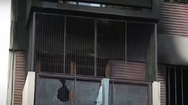 Un hombre quiso hacer repelente casero e incendió su departamento.