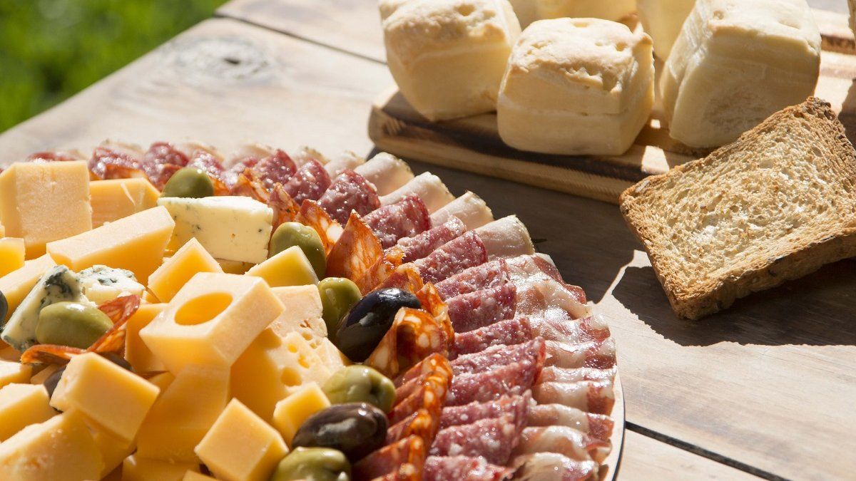Grocery stores, Creole gastronomy and historical architecture: getaways less than three hours from CABA