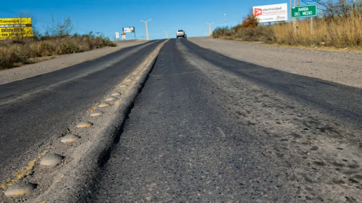 El gobernador Weretilnek anticipó que interpondrá una cautelar para que la Nación repare las rutas. 