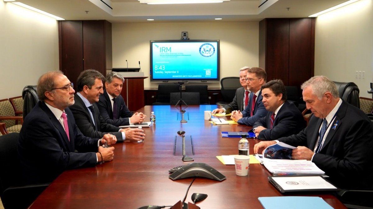 Sergio Massa started the agenda of meetings during his official visit to the United States