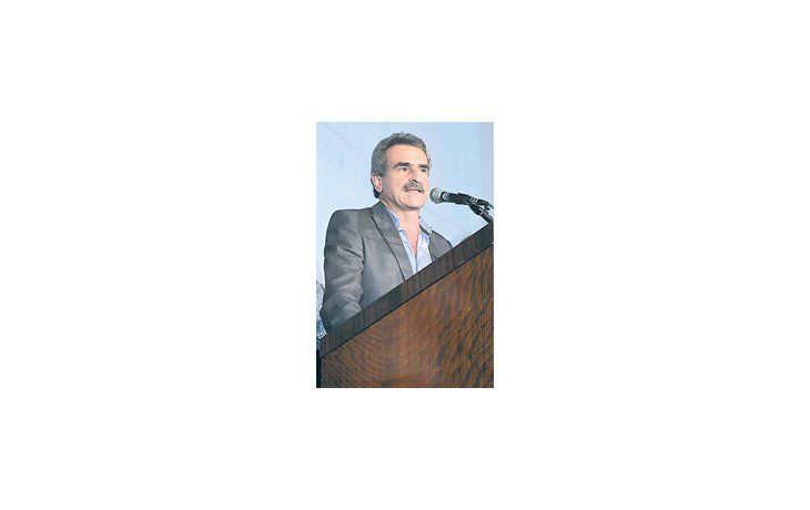 ámbito.com | El candidato del Gobierno, Agustín Rossi, reconoció la derrota y felicitó a los ganadores.